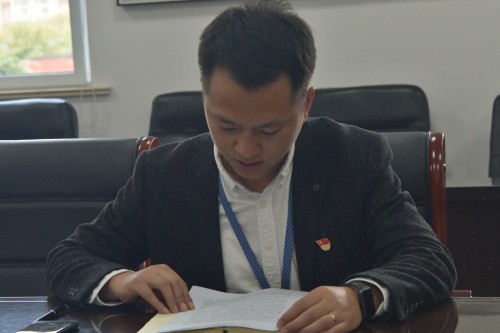 苏州托普学院召开党委理论学习中心组(扩大)   八次学习会