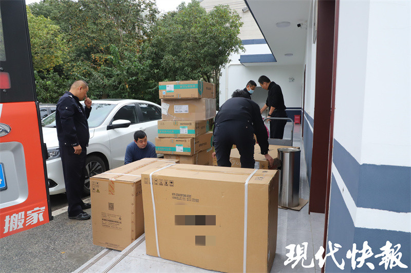 送货员狂偷34件大家电，房间都被塞满了