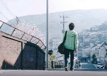 不用太懊悔蹉跎岁月，时间前行，人亦该前行