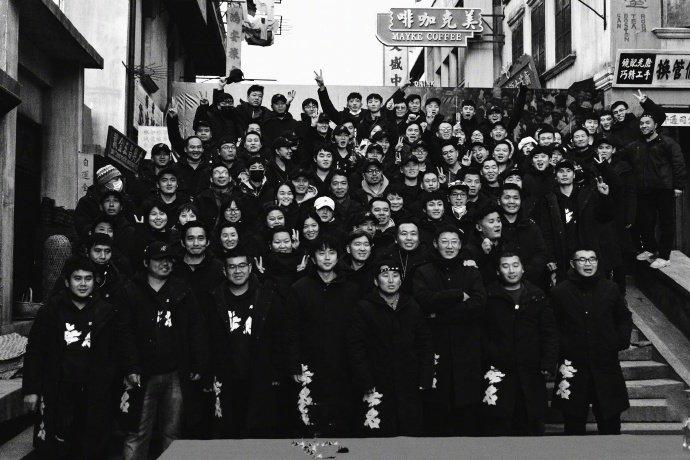 电影《无名》正式 青 梁朝伟王一博现身片场