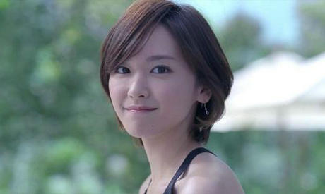 生活不会很轻松，但我们也不会轻易认输