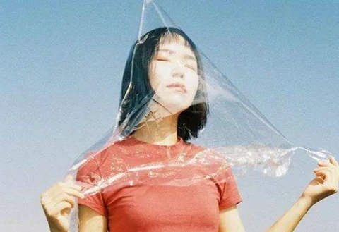 人生实苦，而我们都在追求快乐和幸福