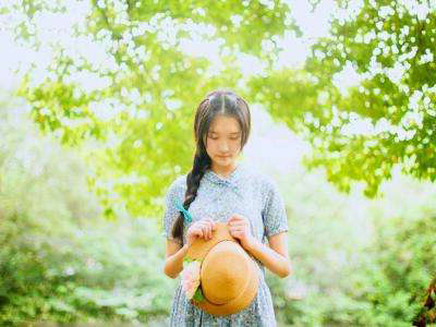 优美且富有哲理的句子:长不过执念,短不过善变