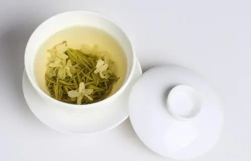 春季喉咙痛泡什么喝好