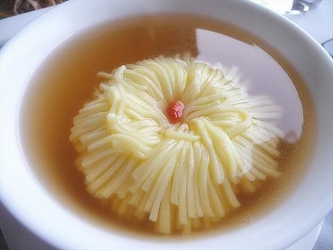 春季脸部过敏 这种食物帮你防止