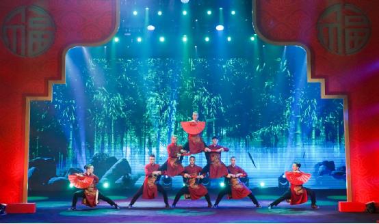 “欢乐春节”云端文艺盛典上演 中国元素新演绎