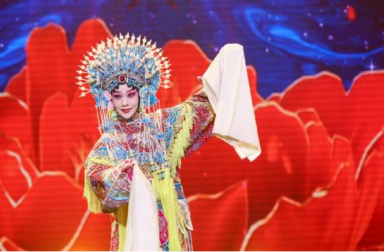 “欢乐春节”云端文艺盛典上演 中国元素新演绎