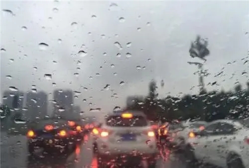 春天下雨会打雷吗