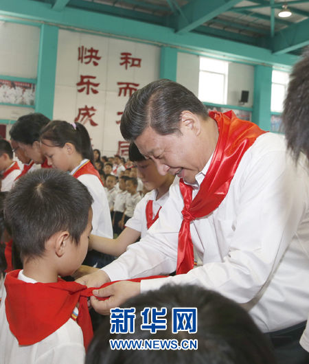 参加北京市海淀区民族小学庆祝儿童节活动