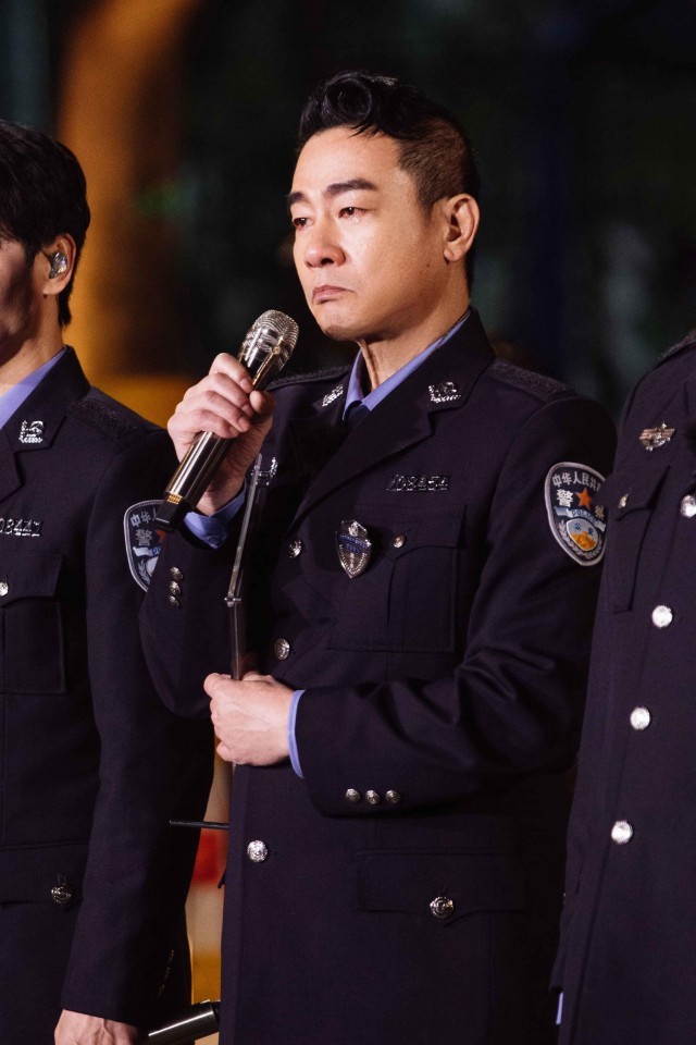 《我们的滚烫人生》收官 陈小春赵文卓查处“克隆出租车”