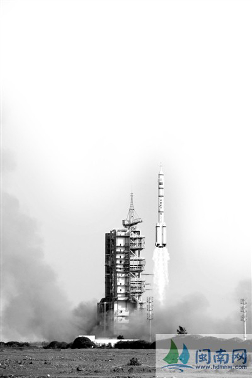 神州九号昨18时47分成功飞天 发射全纪录