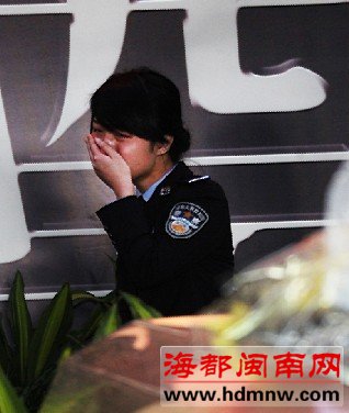 千人送别安溪追贼英雄 木森同学说：会代他照顾父母