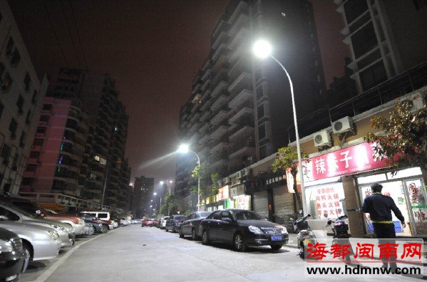 路平灯亮 细微处见城市美