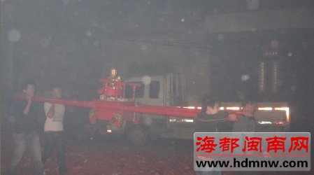 漳州：写满爱语 孔明灯飞