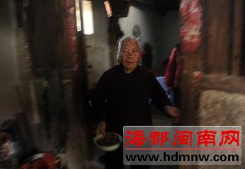 南安八旬阿婆新农保莫名停发 儿子称她“被死亡”