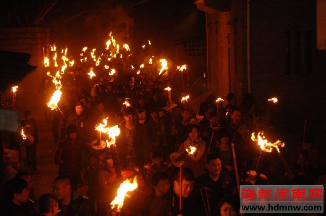 晋江火把节传承300年