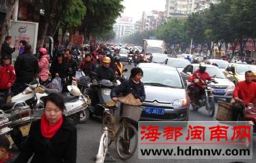 漳州两会之委员建议:尽快改造五中门口路段