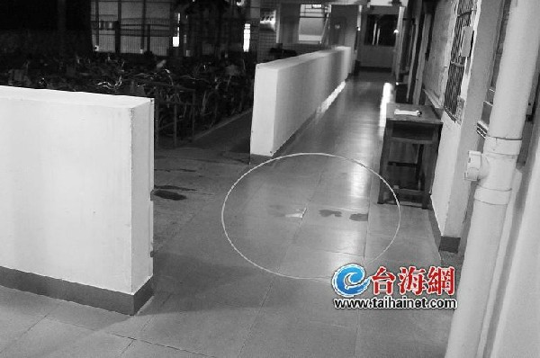 集大女生连刺情敌四刀 厦大大二女生坠亡